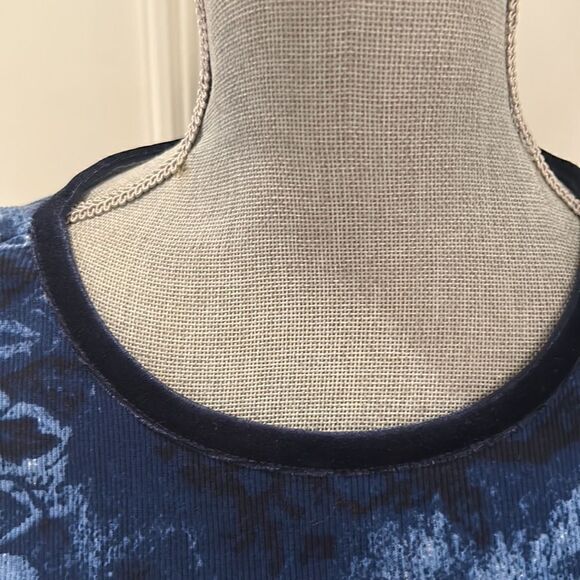 VanityTop - Picture 5 of 11